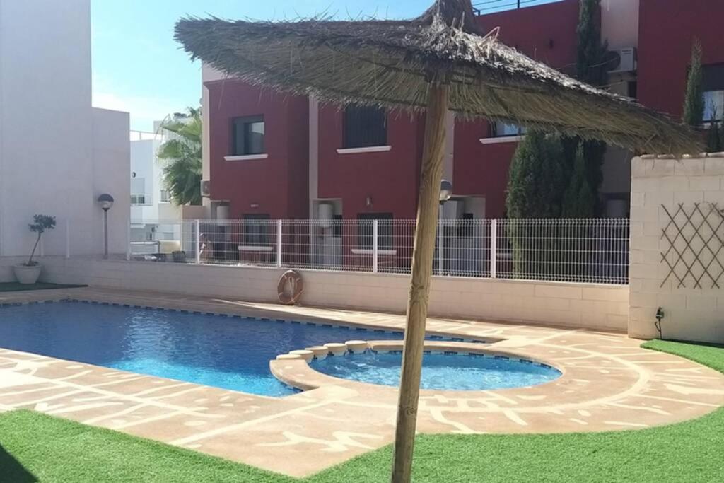 Modern Townhouse In Torrevieja, Costa Blanca Apartment Exterior foto