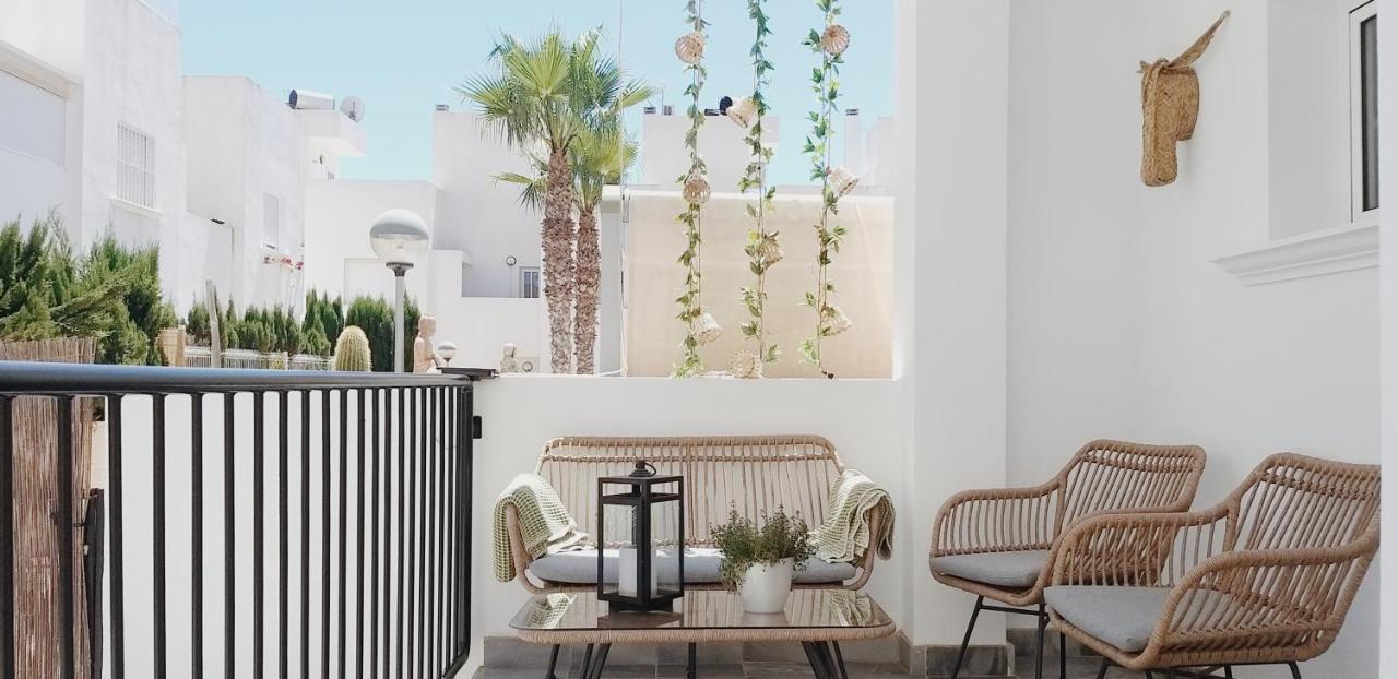 Modern Townhouse In Torrevieja, Costa Blanca Apartment Exterior foto